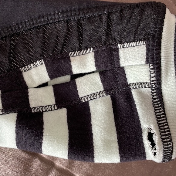 Lululemon Apex Stripe ,Fresh Teal/Black , Vintage , Size 6 - Picture 2 of 7